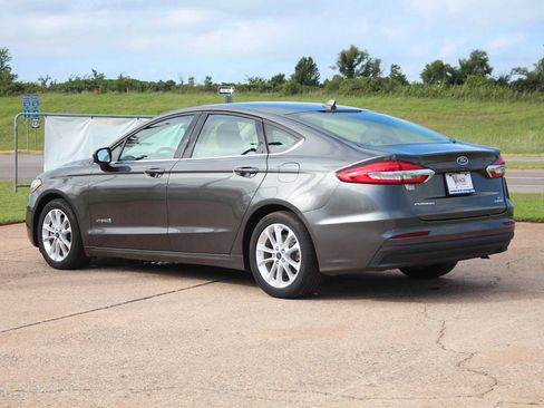 Used 2019 Ford Fusion SE FWD image 7