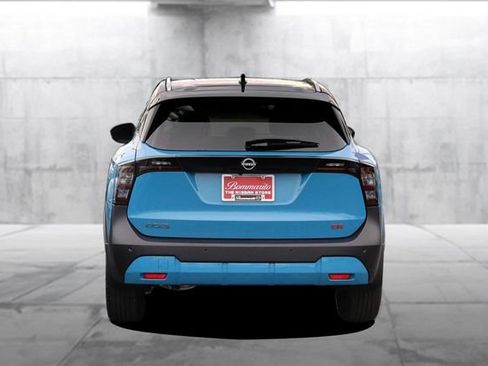 Certified 2025 Nissan Kicks SR FWD image 6