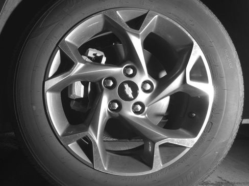Used 2025 Chevrolet Trax LT FWD image 12