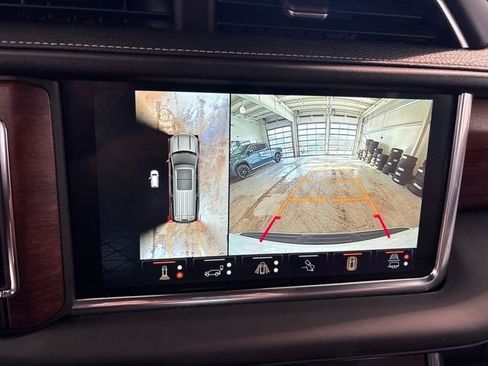 Used 2023 GMC Yukon Denali Ultimate image 21