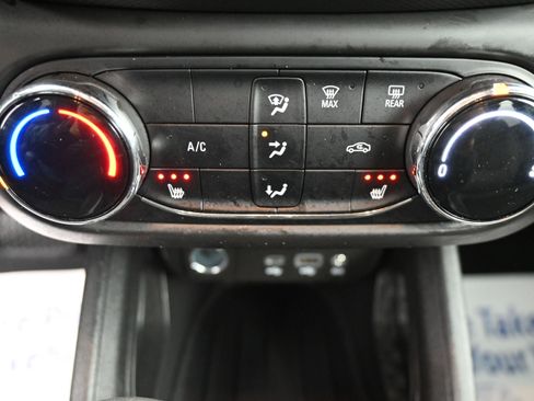 Used 2023 Chevrolet TrailBlazer LT FWD image 16