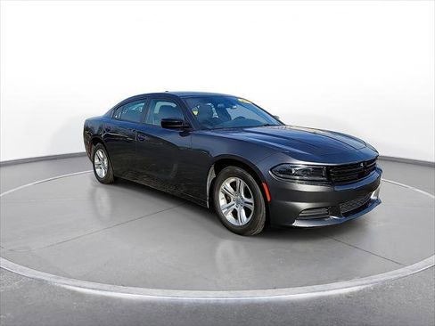 Used 2023 Dodge Charger SXT image 2