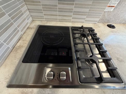 Used 2021 Ford F550 4x4 Regular Cab Super Duty w/ XLT Value Package image 53