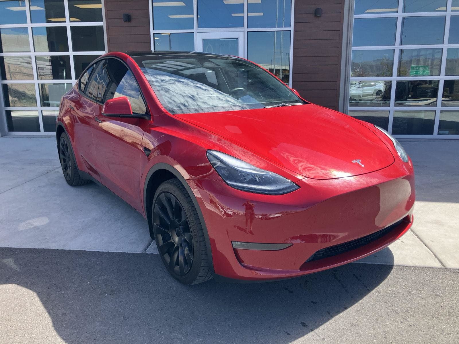 Used 2023 Tesla Model Y Long Range AWD/4WD image 2
