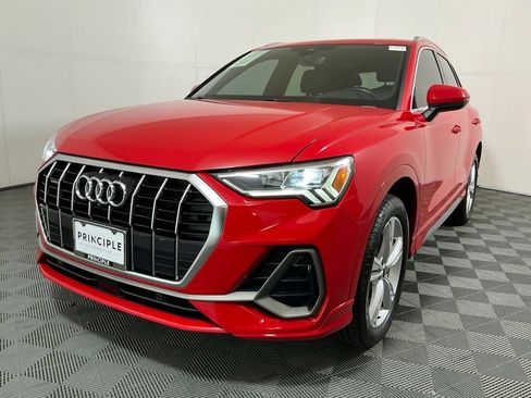 Used 2022 Audi Q3 2.0T Premium Plus w/ Premium Plus Package AWD/4WD image 2