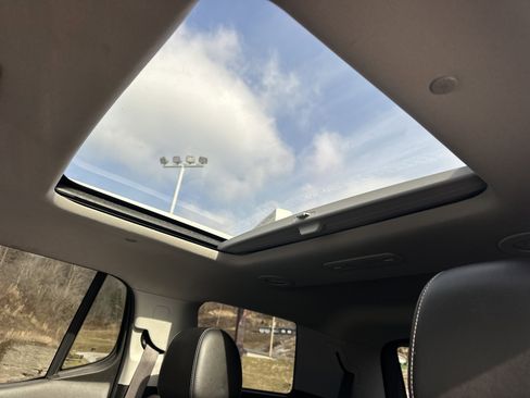 Used 2021 GMC Acadia SLT w/ Trailering Package image 21