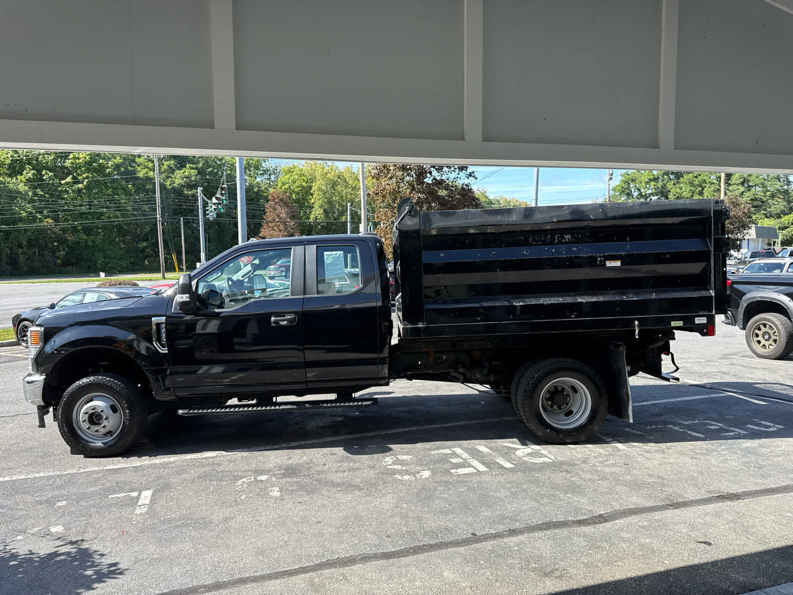 Used 2022 Ford F350 XL w/ Power Equipment Group AWD/4WD image 6