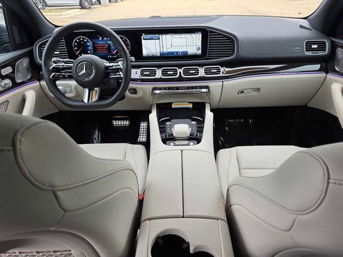Certified 2025 Mercedes-Benz GLS 450 4MATIC image 7