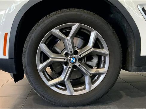 Used 2024 BMW X3 sDrive30i w/ Premium Package image 9
