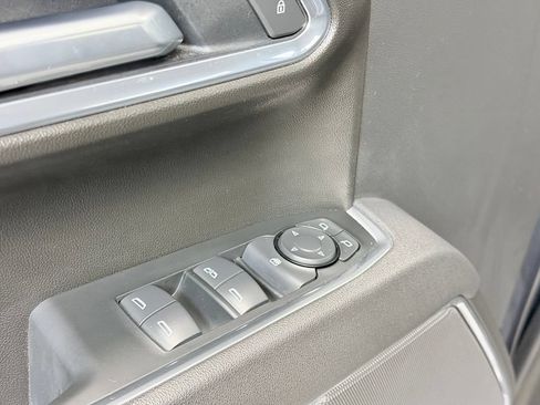 Used 2025 GMC Sierra 1500 SLE AWD/4WD image 11