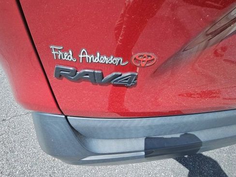 Used 2020 Toyota RAV4 XLE w/ Convenience Package image 14