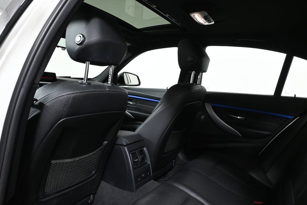 Used 2018 BMW 340i xDrive Sedan AWD/4WD image 7