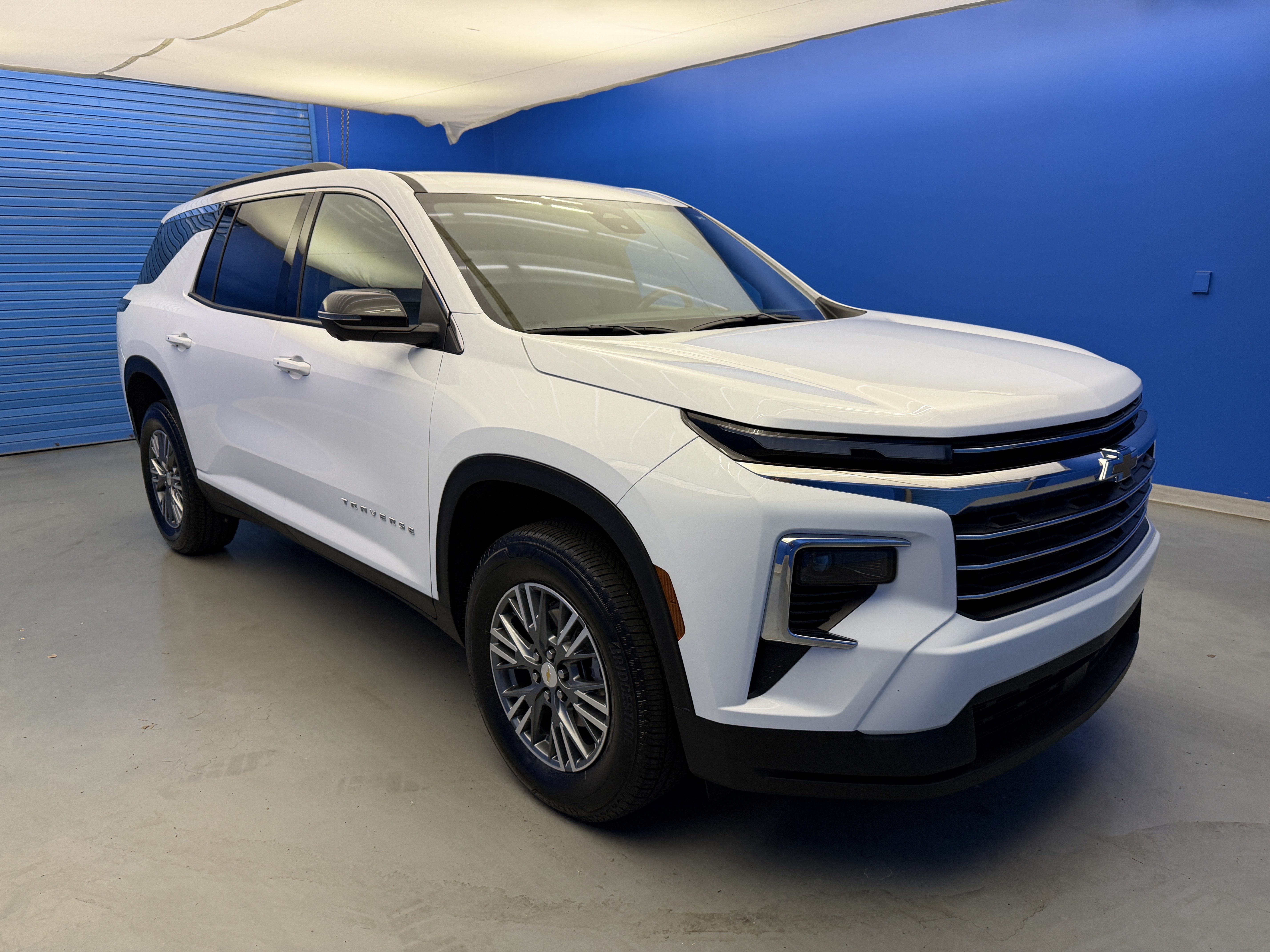 Used 2026 Chevrolet Traverse LT w/ Driver Confidence Package FWD image 2
