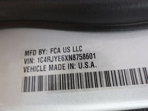 Used 2022 Jeep Grand Cherokee Summit AWD/4WD image 42