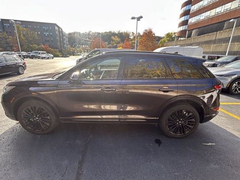 Used 2023 Lincoln Corsair Reserve w/ Equipment Group 201A image 4