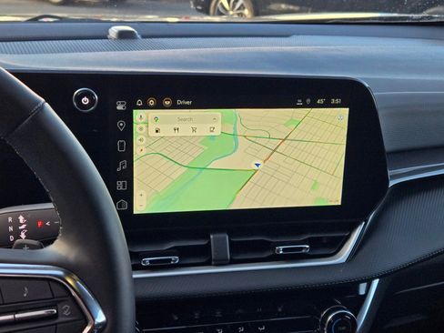 Used 2025 Chevrolet Equinox LT image 23