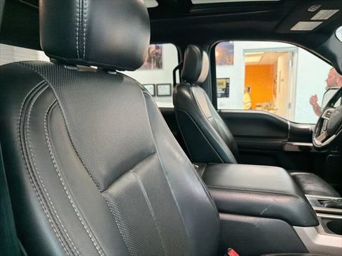 Used 2018 Ford F150 Lariat w/ Equipment Group 502A Luxury AWD/4WD image 23