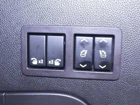 Used 2019 GMC Yukon Denali w/ Denali Ultimate Package AWD/4WD image 31