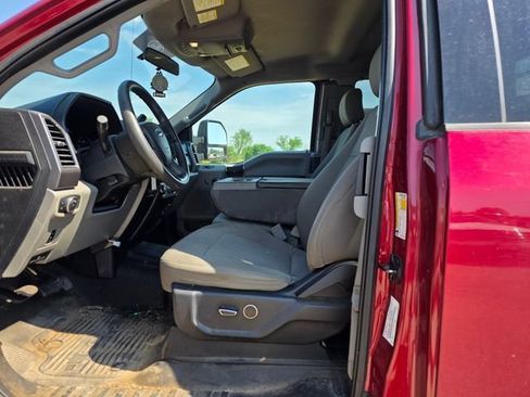 Used 2019 Ford F250 XLT w/ XLT Value Package AWD/4WD image 4
