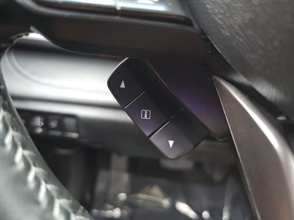 Used 2020 Subaru Outback Touring AWD/4WD image 31