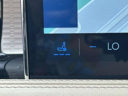 Certified 2025 Lincoln Corsair AWD w/ Equipment Group 101A image 23
