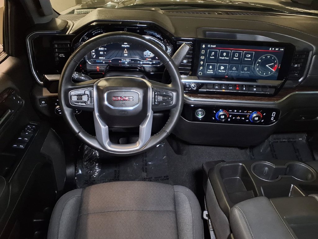 Used 2024 GMC Sierra 1500 Elevation w/ LPO, Elevation Black Package AWD/4WD image 16
