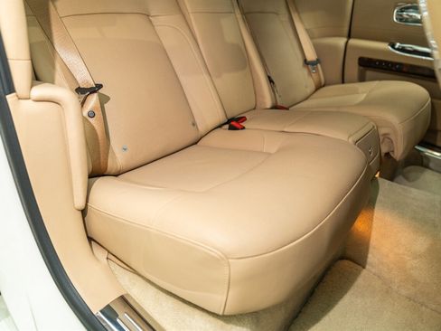 Used 2013 Rolls-Royce Ghost image 39