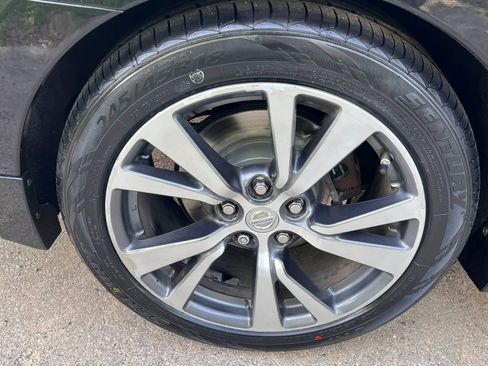 Used 2017 Nissan Maxima Platinum FWD image 10