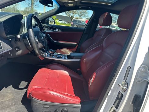 Used 2019 Kia Stinger GT2 image 10