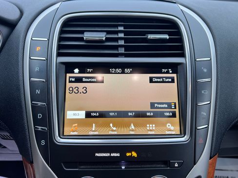 Used 2017 Lincoln MKX Reserve w/ Driver Assistance Package image 15