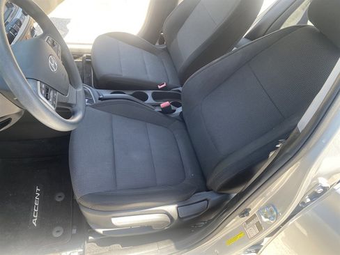 Used 2019 Hyundai Accent SE w/ Cargo Package FWD image 13