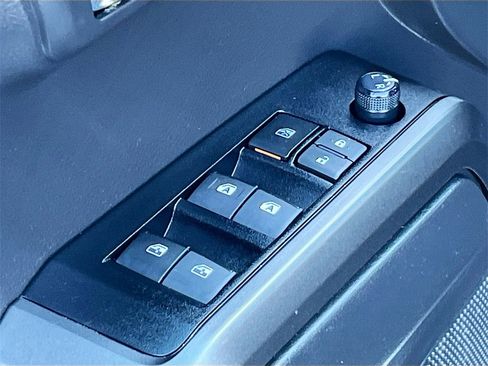 Used 2023 Toyota Tacoma TRD Off-Road image 17