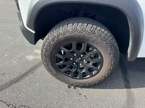 Used 2025 Chevrolet Colorado Trail Boss image 14