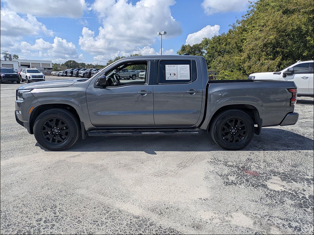 Used 2023 Nissan Frontier SV w/ Midnight Edition Package RWD image 5