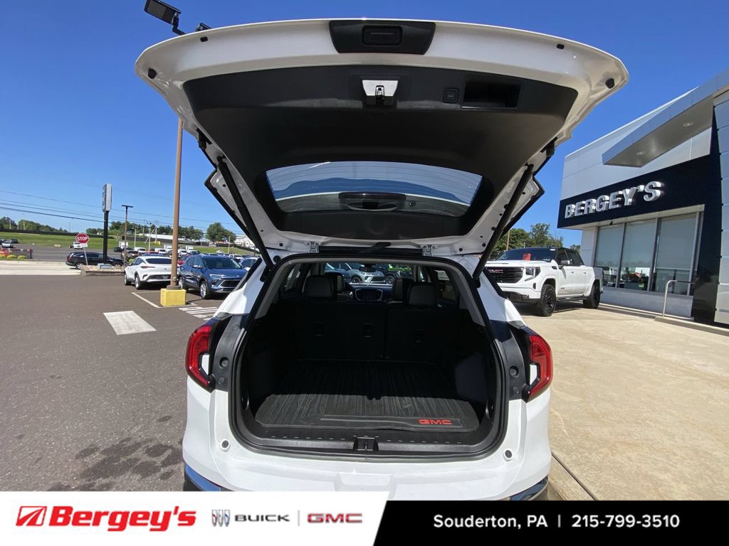 Used 2023 GMC Terrain SLT FWD image 30