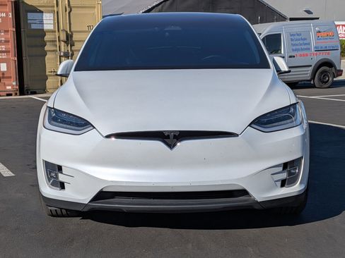 Used 2020 Tesla Model X Long Range image 3