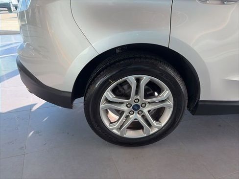 Used 2018 Ford Edge Titanium image 38