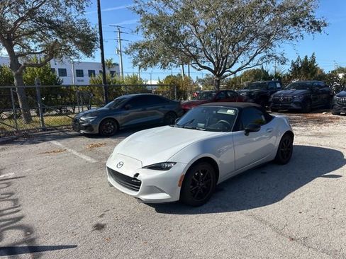 Used 2019 MAZDA MX-5 Miata Sport w/ I-ACTIVSENSE Sport Package image 7