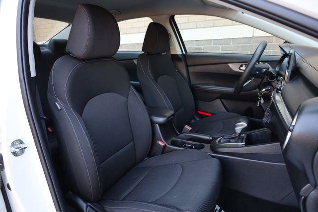 Used 2021 Kia Forte LXS FWD image 25