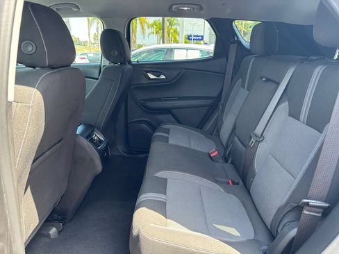 Used 2025 Chevrolet Blazer LT FWD image 27
