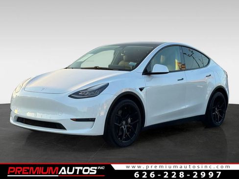Used 2020 Tesla Model Y Long Range image 1