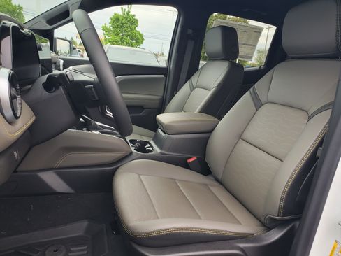 New 2026 Chevrolet Colorado ZR2 w/ Technology Package AWD/4WD image 6