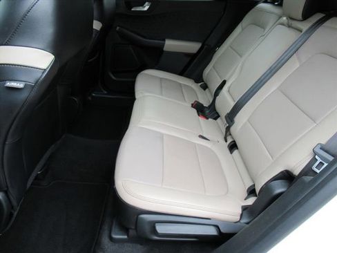 Used 2020 Ford Escape Titanium image 27