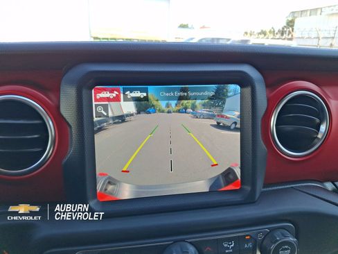 Used 2020 Jeep Gladiator Rubicon AWD/4WD image 14