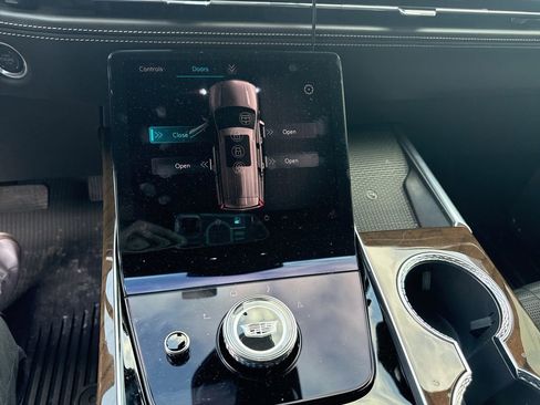 Used 2026 Cadillac Escalade Platinum Sport w/ LPO, ONYX Package image 15