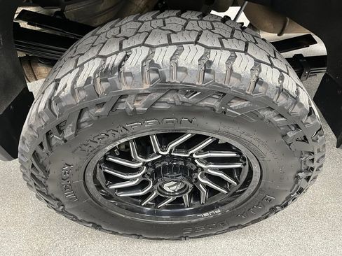 Used 2024 GMC Sierra 3500 Denali w/ Technology Package AWD/4WD image 17