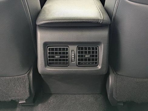 Used 2018 Toyota Camry XSE image 23