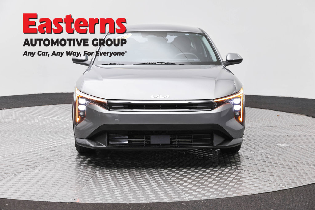 Used 2025 Kia K4 FWD image 3