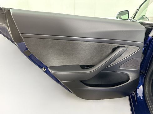 Used 2020 Tesla Model 3 Standard Range Plus image 25