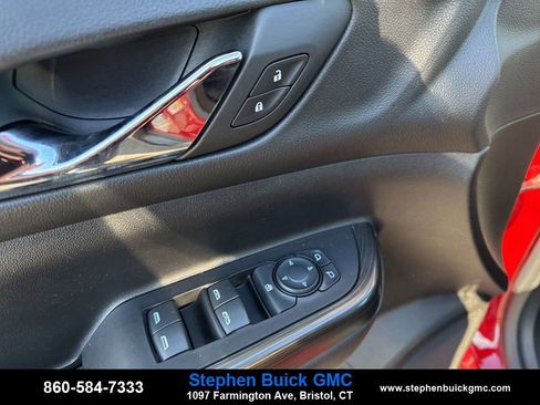 Used 2023 GMC Acadia SLT image 14